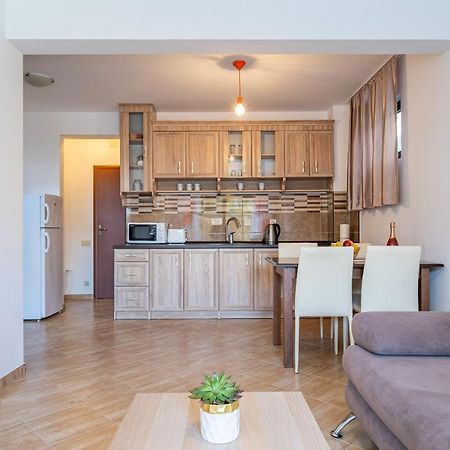 Apartments Svetlana Тиват Экстерьер фото