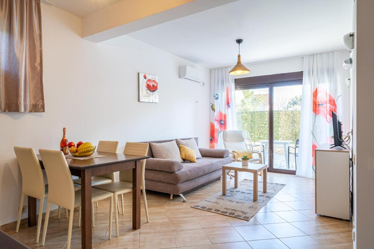 Apartments Svetlana Тиват Экстерьер фото
