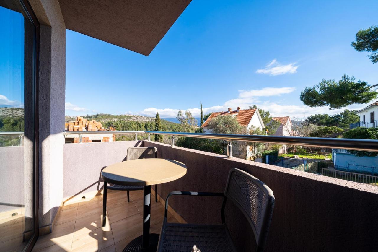 Apartments Svetlana Тиват Экстерьер фото
