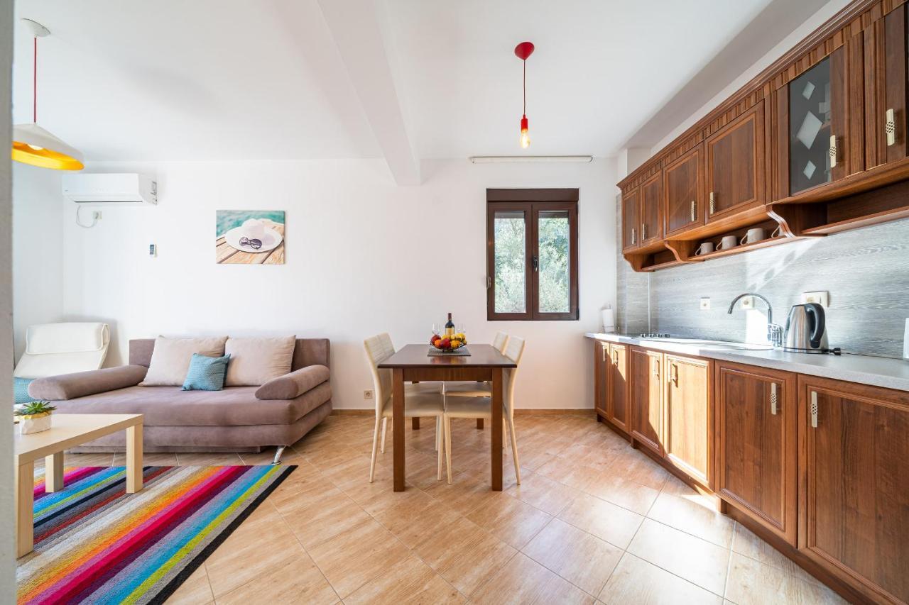 Apartments Svetlana Тиват Экстерьер фото