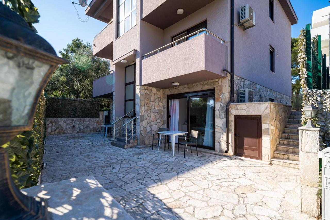 Apartments Svetlana Тиват Экстерьер фото