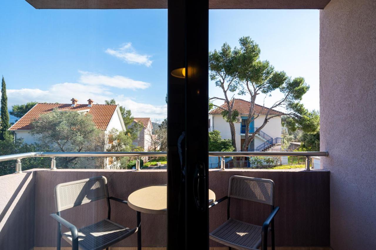Apartments Svetlana Тиват Экстерьер фото