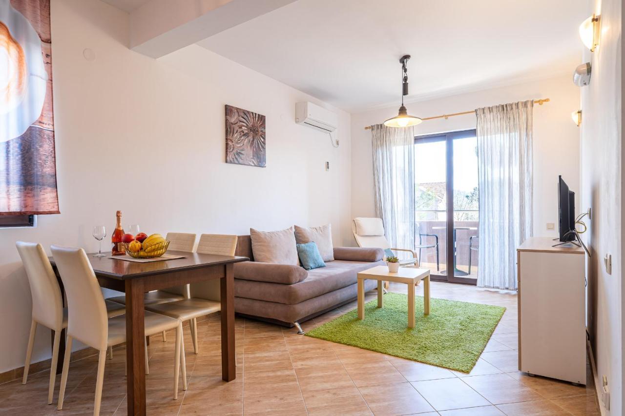 Apartments Svetlana Тиват Экстерьер фото