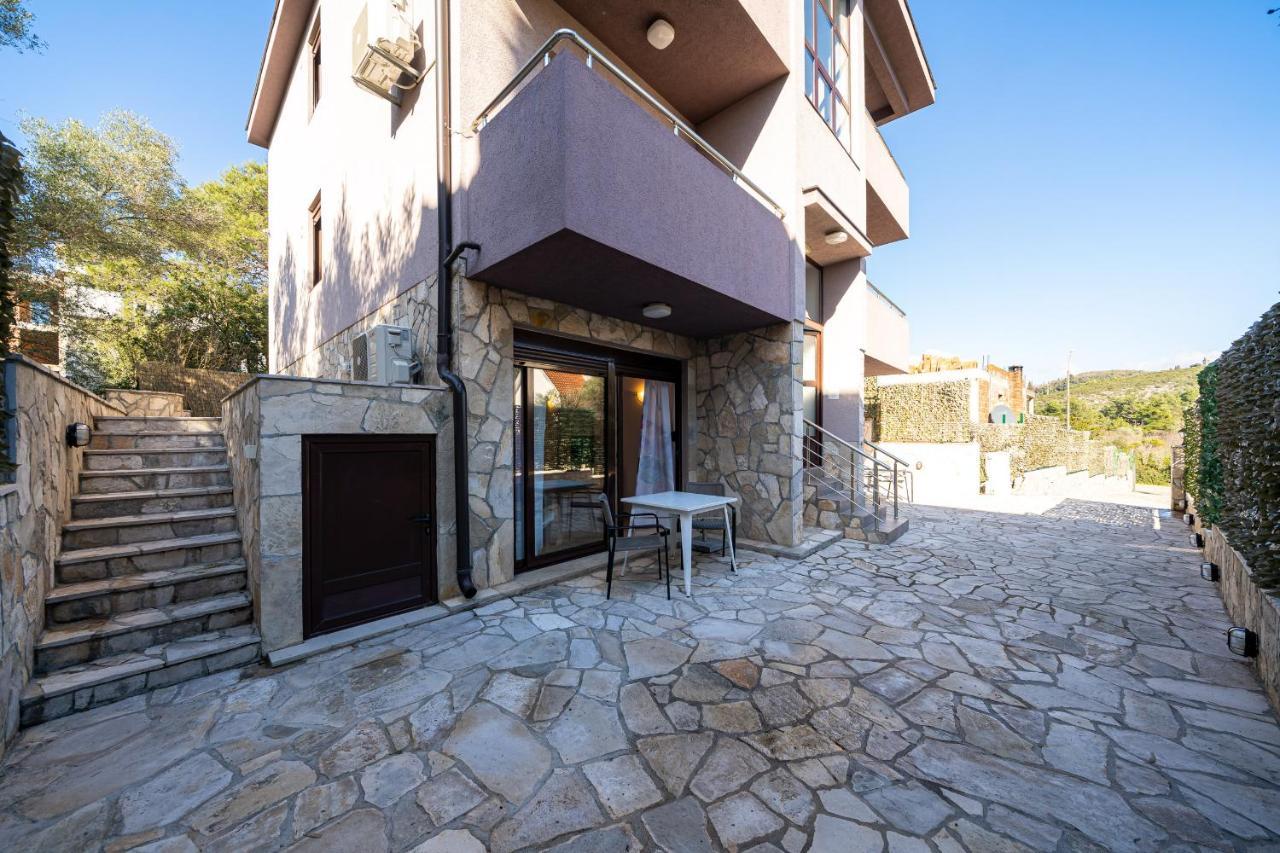 Apartments Svetlana Тиват Экстерьер фото