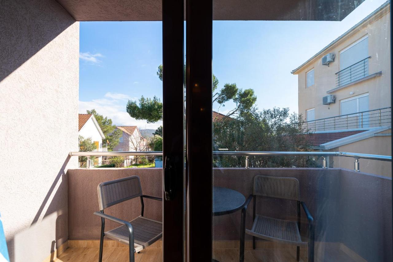 Apartments Svetlana Тиват Экстерьер фото
