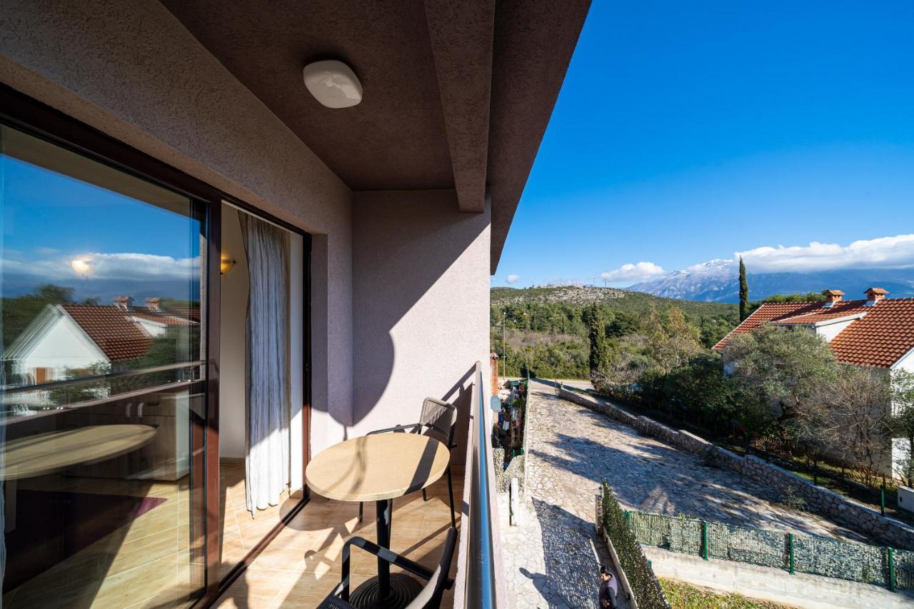 Apartments Svetlana Тиват Экстерьер фото