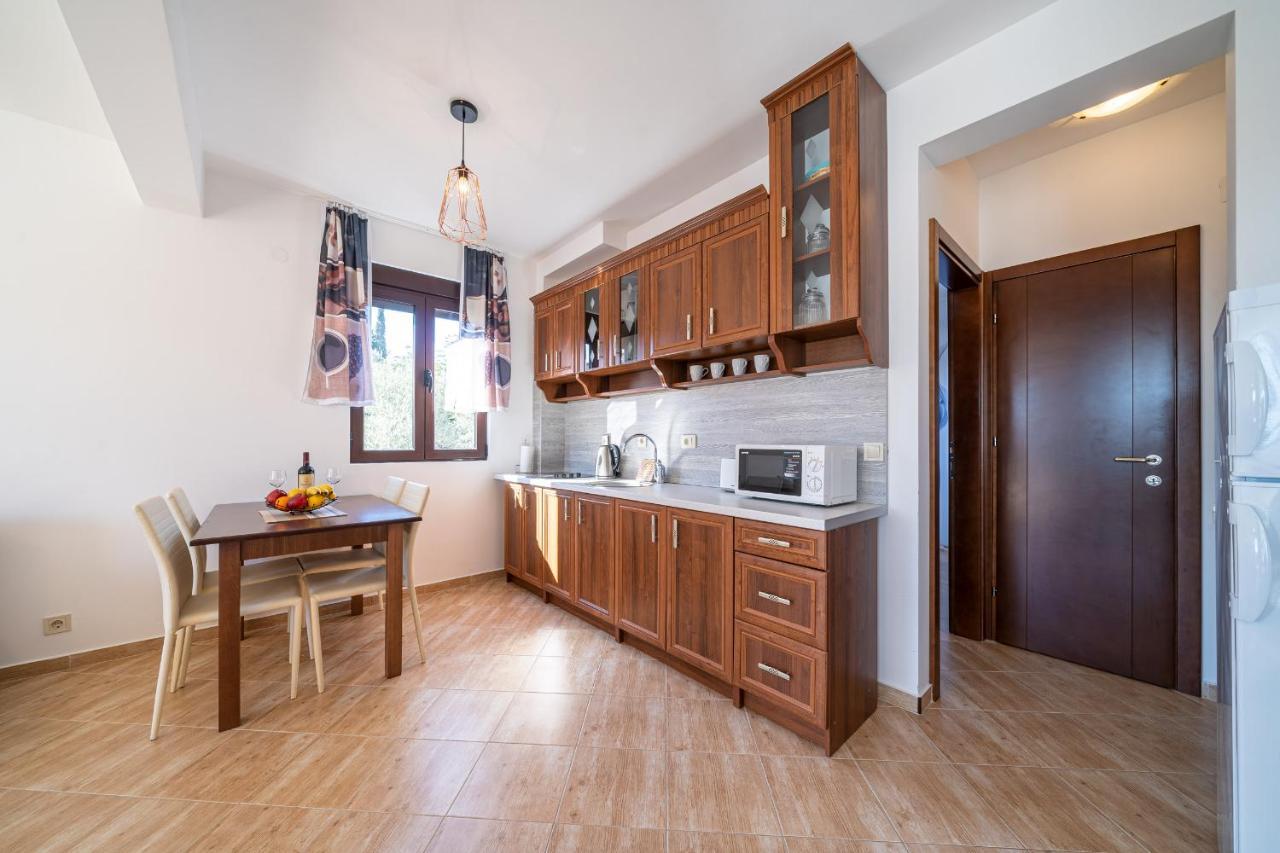 Apartments Svetlana Тиват Экстерьер фото